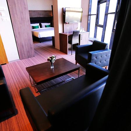 Le Zenith Hotel Oran Zewnętrze zdjęcie